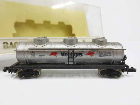 Vintage Mobilgas Train Freight Car Oil Tanker N Scale by Bachmann, 3 Dome Tank