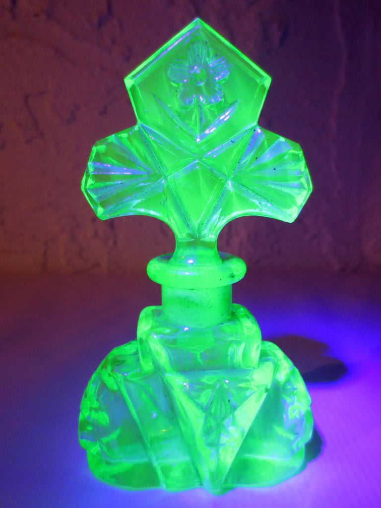 Vintage Art Deco Uranium Vaseline Green Glass Perfume Bottle 4 1/2", Clover Flower Shape, Glow in The Dark